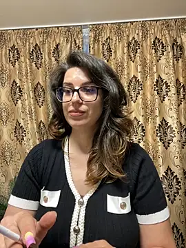 NadiraNoor online show from May 14, 2026, 3:24 am