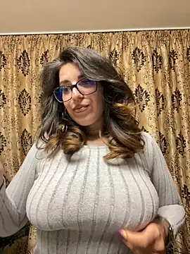NadiraNoor online show from May 15, 2026, 1:56 am