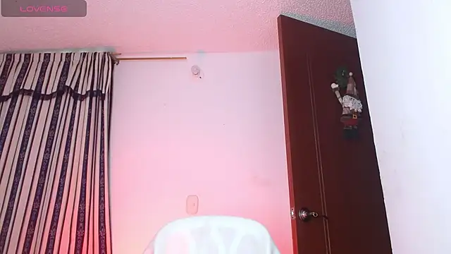 Amber Smith 86 online show from November 12, 2025, 2:28 pm