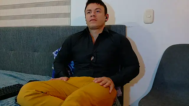 Snapshot of MarksMuscle chatting on October 4, 2025, 5:49 am MarksMuscle online show from October 4, 2025, 5:49 am