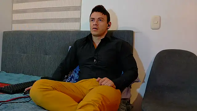 Snapshot of MarksMuscle chatting on October 12, 2025, 6:01 am MarksMuscle online show from October 12, 2025, 6:01 am