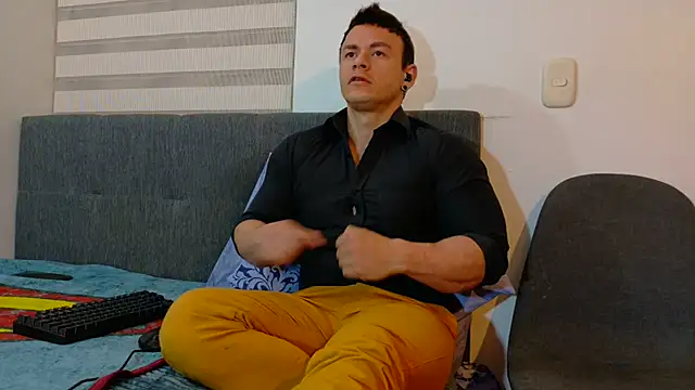 Snapshot of MarksMuscle chatting on October 19, 2025, 6:25 am MarksMuscle online show from October 19, 2025, 6:25 am