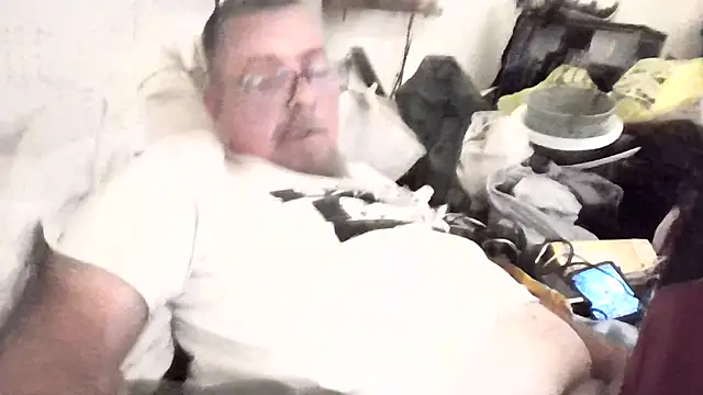 Snapshot of samnmike chatting on April 28, 2026, 12:31 am samnmike online show from April 28, 2026, 12:31 am