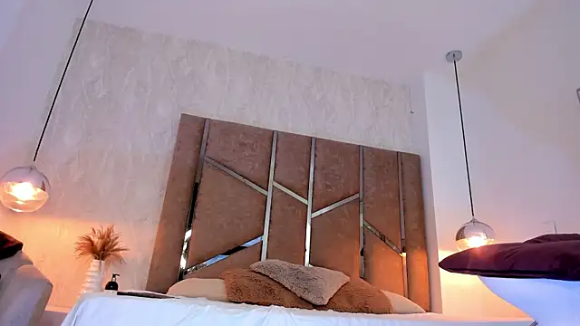 Snapshot of Martinaa_Jones_ chatting on October 21, 2025, 7:36 pm Martinaa Jones online show from October 21, 2025, 7:36 pm