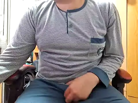 Snapshot of Javier_bear chatting on January 26, 2025, 9:40 pm Javier bear online show from January 26, 2025, 9:40 pm