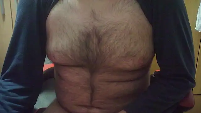 Snapshot of Javier_bear chatting on February 1, 2025, 10:15 am Javier bear online show from February 1, 2025, 10:15 am