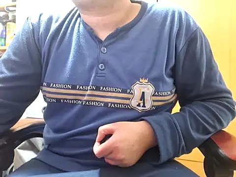 Snapshot of Javier_bear chatting on February 28, 2025, 10:28 pm Javier bear online show from February 28, 2025, 10:28 pm