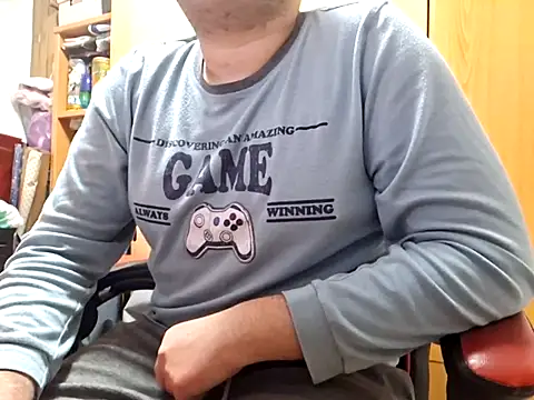 Snapshot of Javier_bear chatting on March 5, 2025, 10:10 pm Javier bear online show from March 5, 2025, 10:10 pm