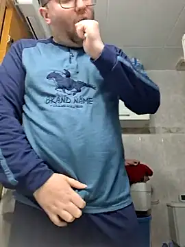 Snapshot of Javier_bear chatting on March 8, 2025, 2:40 pm Javier bear online show from March 8, 2025, 2:40 pm