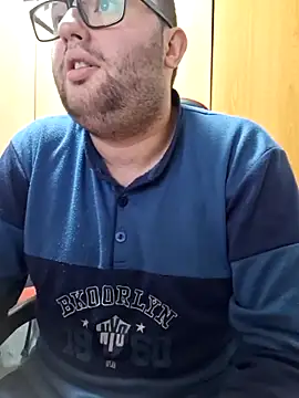 Snapshot of Javier_bear chatting on March 9, 2025, 10:08 pm Javier bear online show from March 9, 2025, 10:08 pm