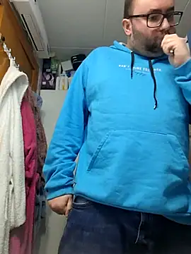 Snapshot of Javier_bear chatting on March 12, 2025, 2:34 pm Javier bear online show from March 12, 2025, 2:34 pm