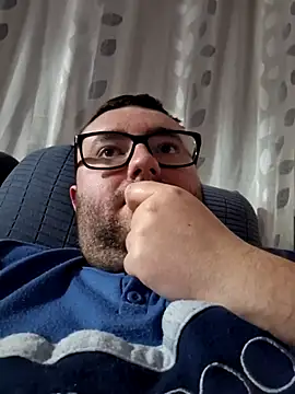 Snapshot of Javier_bear chatting on March 13, 2025, 10:32 pm Javier bear online show from March 13, 2025, 10:32 pm