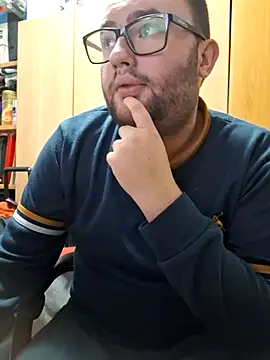 Snapshot of Javier_bear chatting on March 14, 2025, 11:11 pm Javier bear online show from March 14, 2025, 11:11 pm