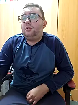 Snapshot of Javier_bear chatting on March 21, 2025, 2:40 pm Javier bear online show from March 21, 2025, 2:40 pm