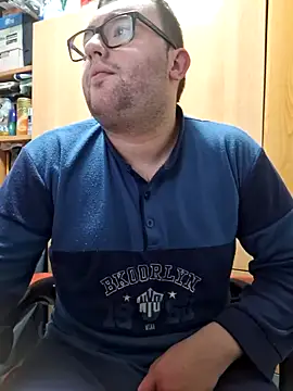 Snapshot of Javier_bear chatting on March 22, 2025, 11:20 pm Javier bear online show from March 22, 2025, 11:20 pm