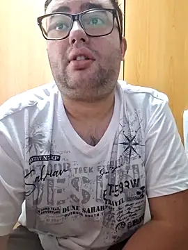 Snapshot of Javier_bear chatting on September 10, 2025, 9:42 am Javier bear online show from September 10, 2025, 9:42 am