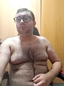 Snapshot of Javier_bear chatting on September 23, 2025, 9:51 pm Javier bear online show from September 23, 2025, 9:51 pm