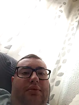 Snapshot of Javier_bear chatting on October 7, 2025, 8:00 am Javier bear online show from October 7, 2025, 8:00 am