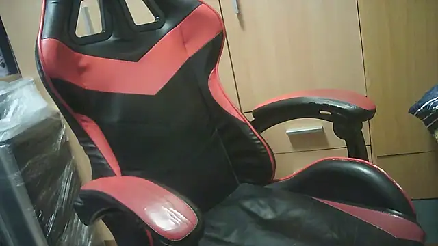 Snapshot of Javier_bear chatting on October 17, 2025, 8:06 am Javier bear online show from October 17, 2025, 8:06 am