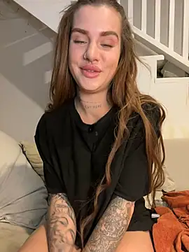 EmiliaCatalina online show from December 27, 2024, 10:16 pm