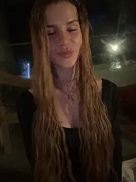EmiliaCatalina online show from June 8, 2026, 11:49 pm