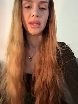 Snapshot of EmiliaCatalina chatting on June 29, 2026, 6:30 pm EmiliaCatalina online show from June 29, 2026, 6:30 pm