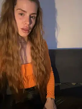 Snapshot of EmiliaCatalina chatting on July 28, 2026, 1:12 am EmiliaCatalina online show from July 28, 2026, 1:12 am