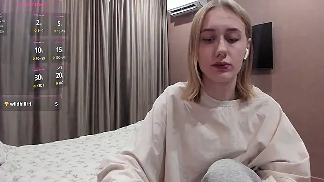 Snapshot of Mika_Ray chatting on November 9, 2025, 11:14 pm Mika Ray online show from November 9, 2025, 11:14 pm