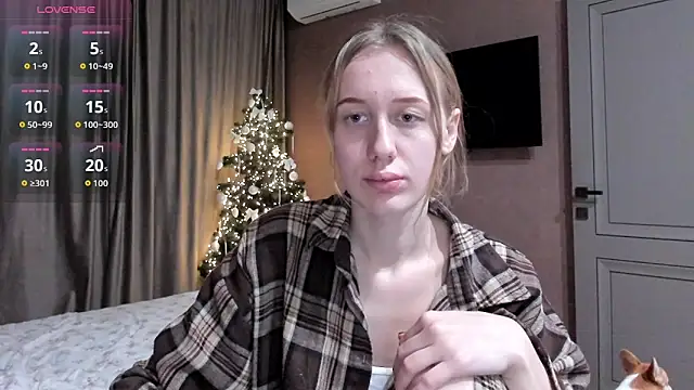 Snapshot of Mika_Ray chatting on December 17, 2025, 11:44 pm Mika Ray online show from December 17, 2025, 11:44 pm