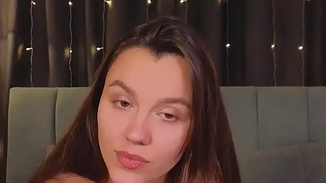 Snapshot of Sweet_heaven chatting on January 18, 2025, 5:26 pm Sweet heaven online show from January 18, 2025, 5:26 pm