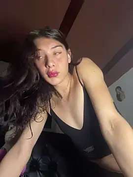 NICOLSKINNY1 online show from March 19, 2025, 12:37 am