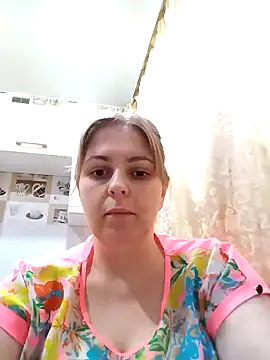 Lady nice cat online show from January 3, 2025, 3:01 pm