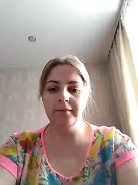 Lady nice cat online show from January 5, 2025, 6:24 am