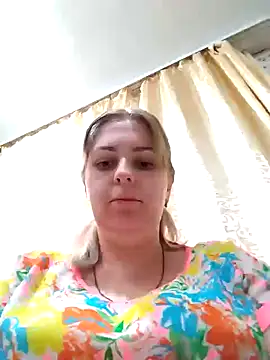Lady nice cat online show from January 7, 2025, 3:33 pm