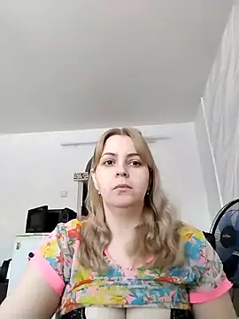 Lady nice cat online show from January 16, 2025, 3:56 am