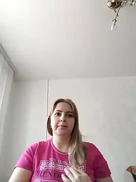 Lady nice cat online show from January 18, 2025, 4:04 am