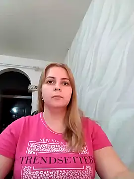 Lady nice cat online show from January 18, 2025, 10:28 am