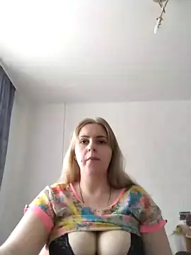 Lady nice cat online show from January 31, 2025, 3:52 am
