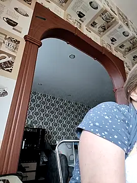 Lady nice cat online show from March 25, 2026, 2:39 am