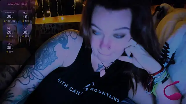 EllieOz online show from December 12, 2024, 9:15 pm