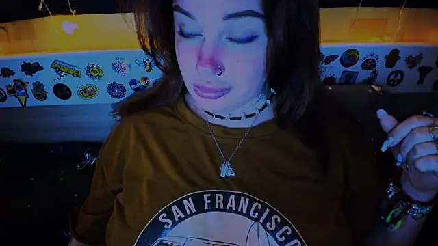 EllieOz online show from December 14, 2024, 10:34 am