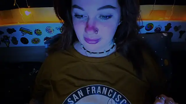 EllieOz online show from December 14, 2024, 3:04 pm