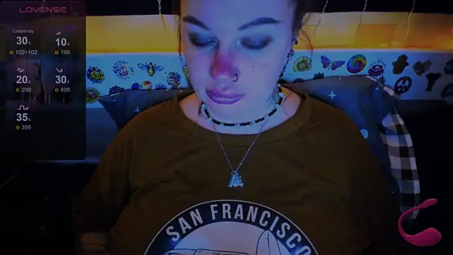 EllieOz online show from December 16, 2024, 9:52 pm
