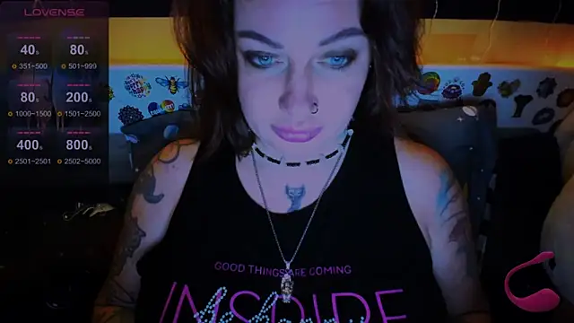 EllieOz online show from December 18, 2024, 7:19 pm
