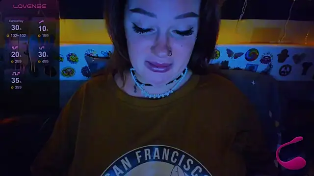 EllieOz online show from January 1, 2025, 5:44 pm