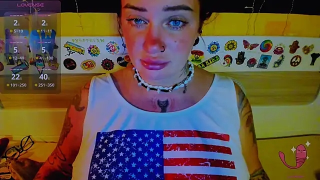 EllieOz online show from September 19, 2025, 9:04 pm