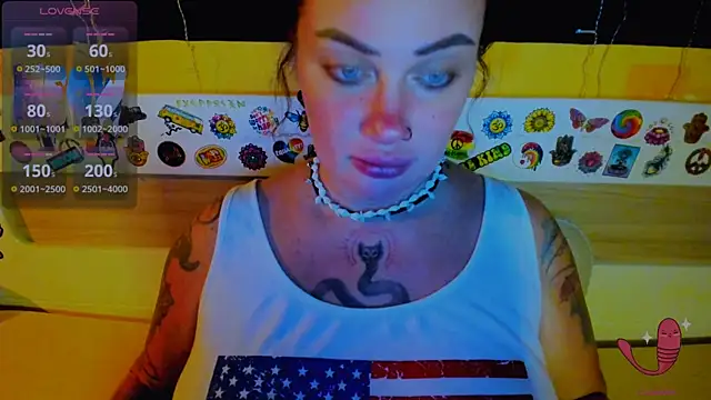 EllieOz online show from October 17, 2025, 5:04 pm