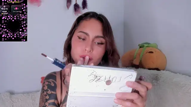 Snapshot of Violette-Ramirez01 chatting on December 1, 2025, 7:08 pm Violette-Ramirez01 online show from December 1, 2025, 7:08 pm