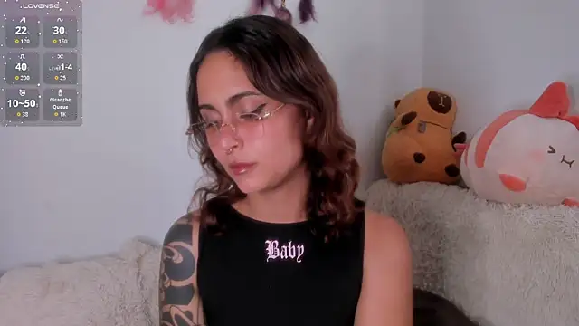 Snapshot of Violette-Ramirez01 chatting on February 9, 2026, 9:52 pm Violette-Ramirez01 online show from February 9, 2026, 9:52 pm