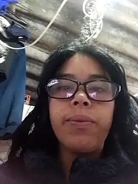 Angie-1998 online show from November 7, 2025, 10:10 pm